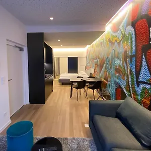 Blackhome I Contactless Check-in Lägenhetshotell Graz